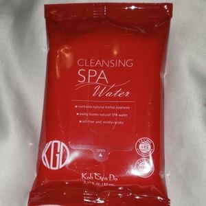 Makeup remover cloths